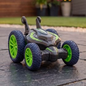 RC Stunt Car (Green) image 1